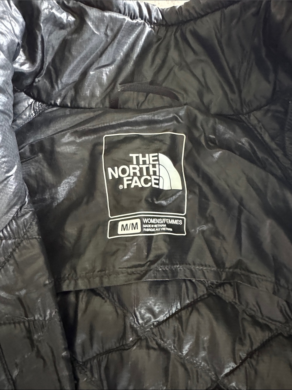 The North Face Black Quilted Lightweight Puffer Jacket - Picture 2 of 2